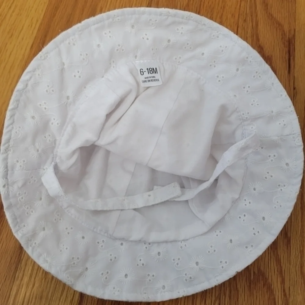 Lot of 2 Baby Toddler Sun Hats Mudpie 0-12 6-18 mth White Eyelet Bright Colorful